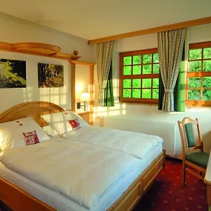 4* Hotel Alpenhof - Ruhige Wohlfuehloase Im Fuenf-seenland In S-bahnnaehe